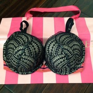 NEW Victoria's Secret Very Sexy Push-Up Bra 32DD